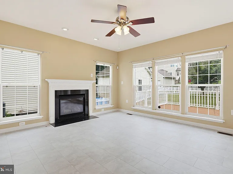 341 Bullskin St — Photo 8