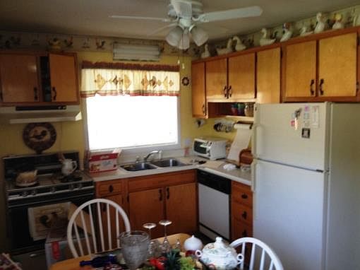 4th image of 332 Longfellow Dr