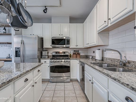 5th image of 710 W Evergreen Ave