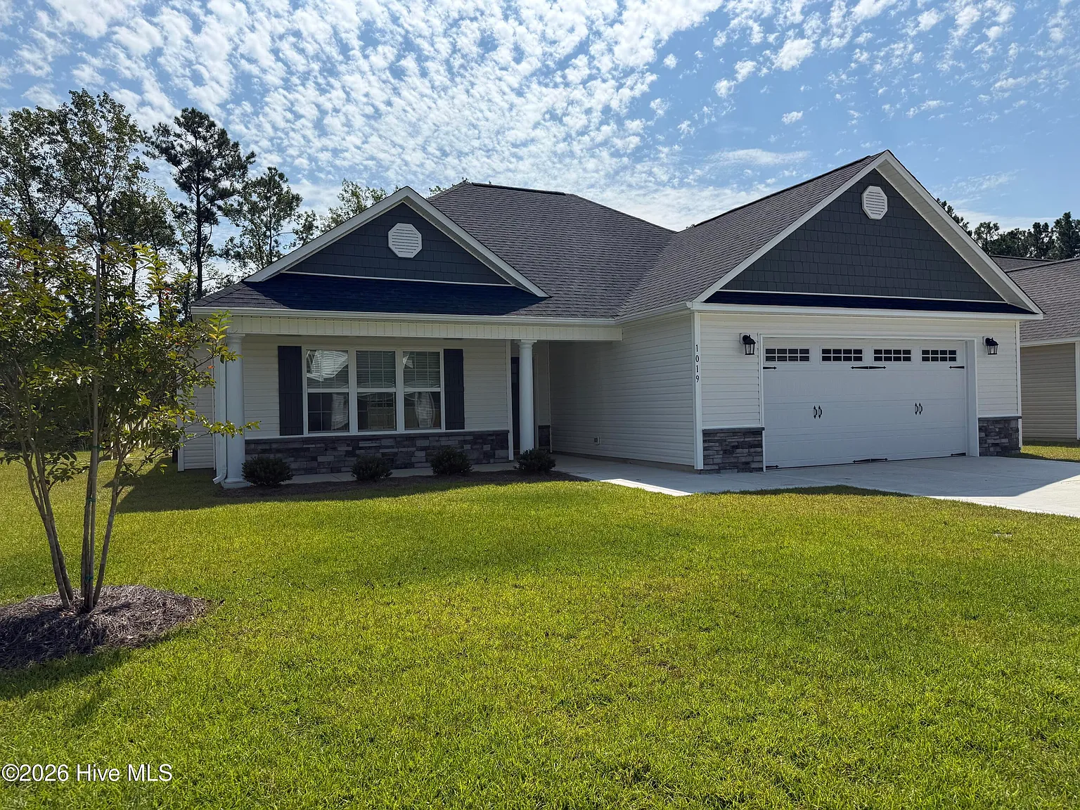 3 bed, 2.0 bath, 1528 sqft, $2,200 — Photo 3