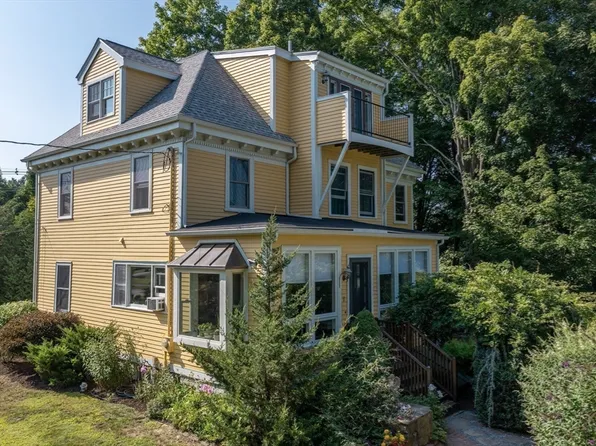 98 Myrtle St, Norfolk, MA 02056