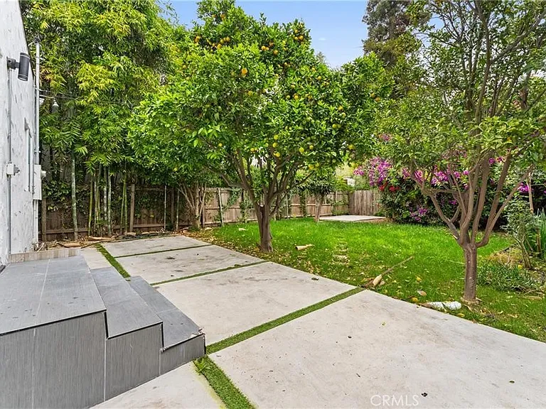 2216 Veteran Ave — Photo 18
