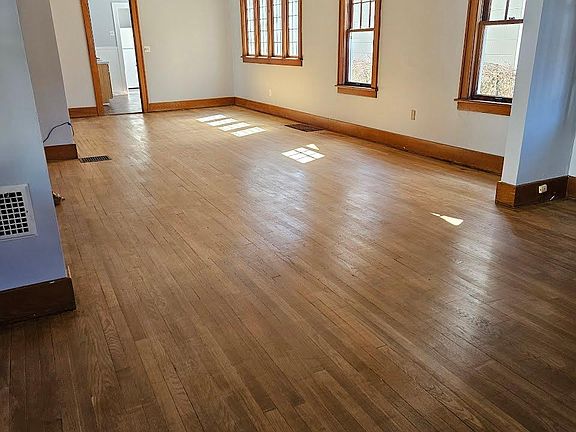 4th image of 1030 Tamarack Ave NW Unit 1