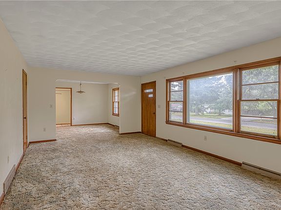 5th image of 102 W Garner St