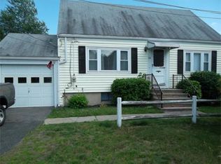 11 Lloyd Ter, Lynn, MA 01902