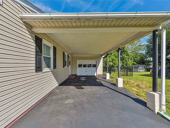 5th image of 3152 Hodle Ave
