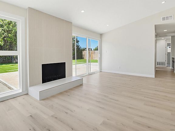 4th image of 6234 Crawford St