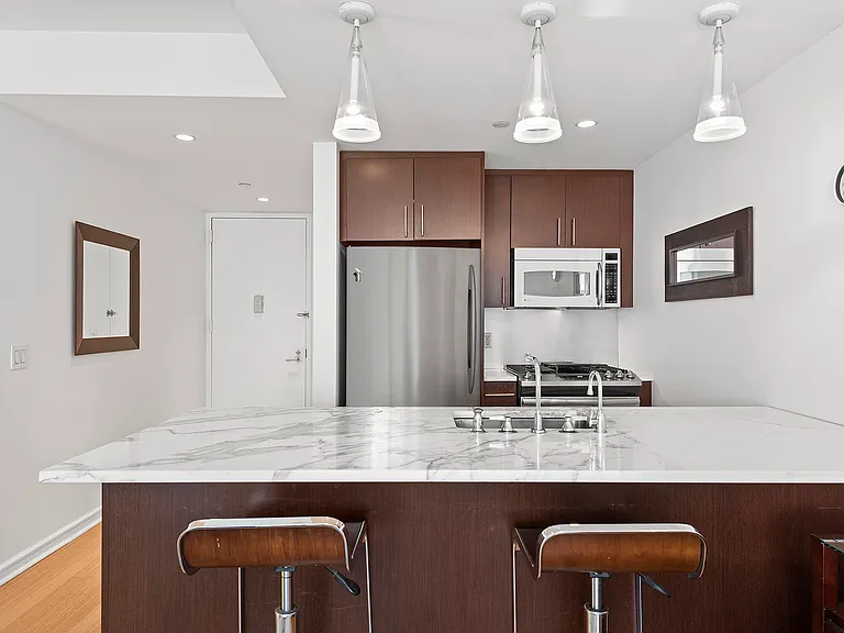 350 W 53rd St #3D — Photo 4