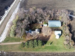 86764 420th St, Bird Island, MN 55310