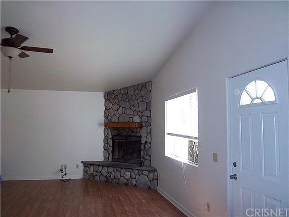 Beautiful Fireplace in Livingroom