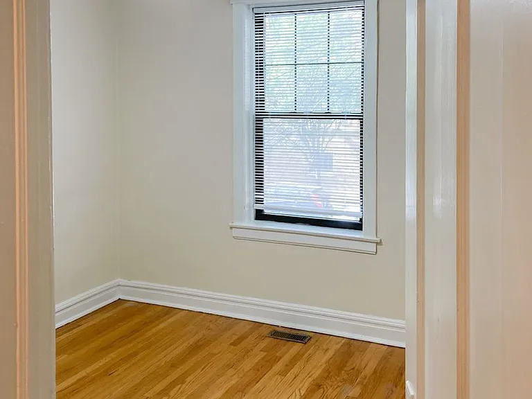 1941 W Winnemac Ave — Photo 18