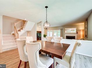 4015 Lake Glen Rd, Fairfax, VA 22033