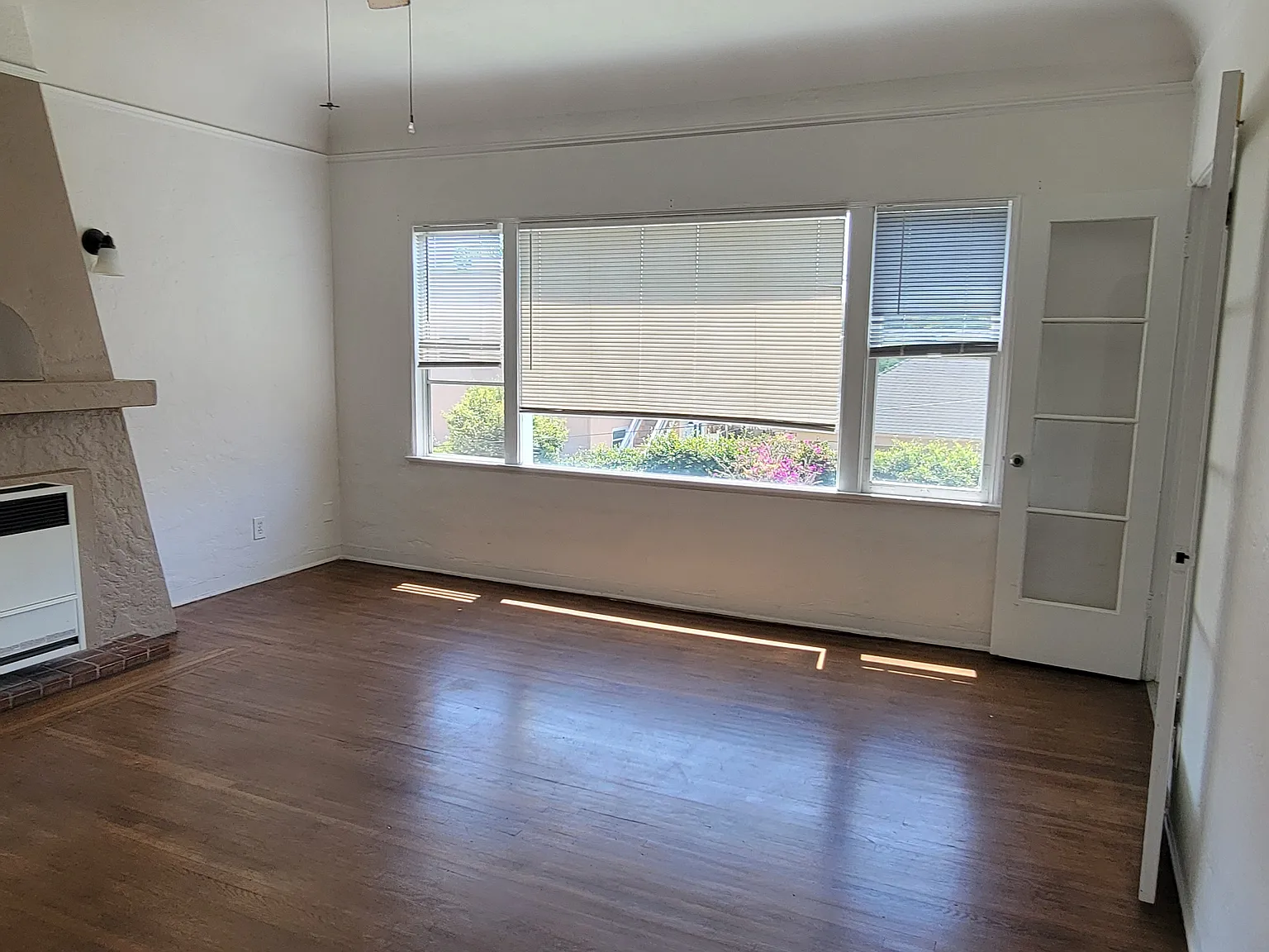 Studio, 680 sqft, $1,600 — Photo 2