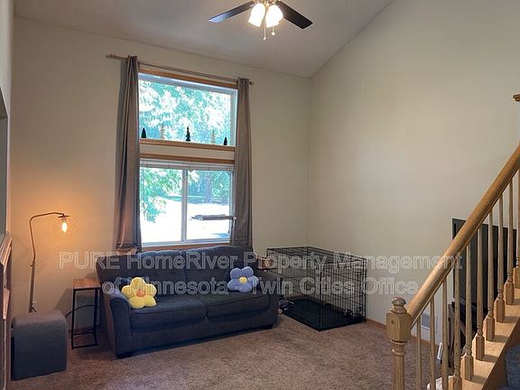4th image of 10922 Tamarack St NW