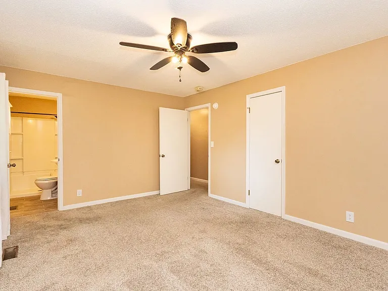 8260 Oxford Dr — Photo 11