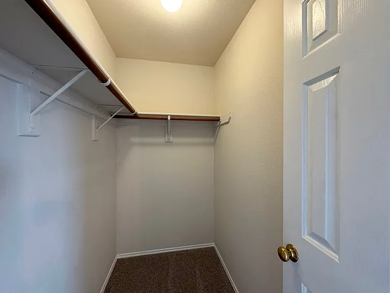 113 Salado Dr — Photo 37