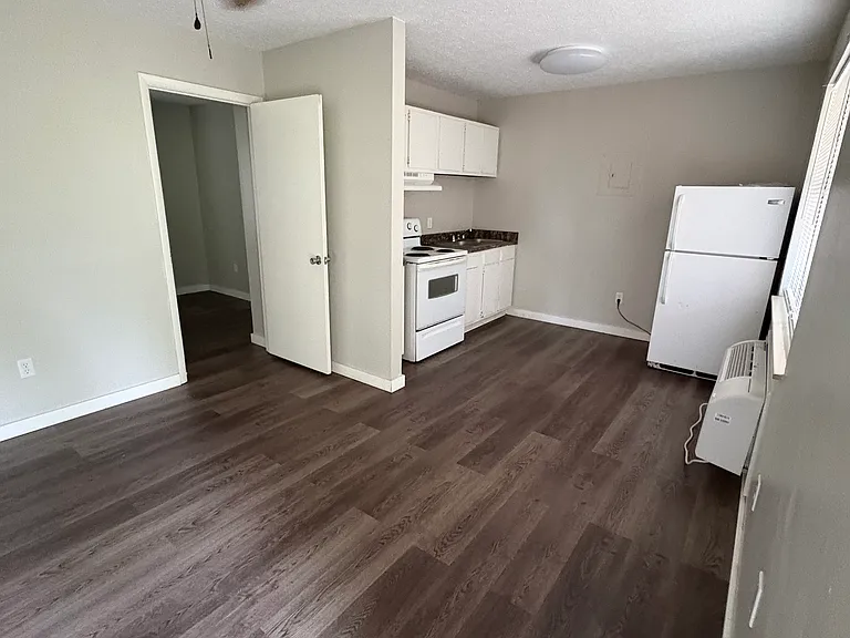 128 S 3rd St #22 — Photo 4