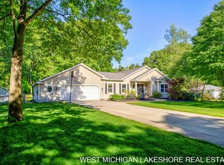 3260 Lorrimar Ln, Saugatuck, MI 49453