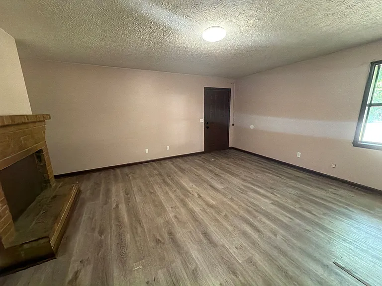 271 E Wright St #7 — Photo 5