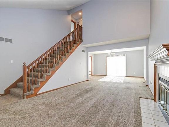 4th image of 1212 NW Village Dr