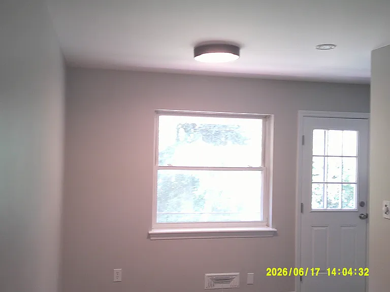 153 15th Ave NW — Photo 3