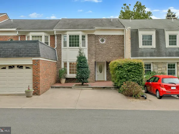 1111 Moorefield Hill Ct SW, Vienna, VA 22180