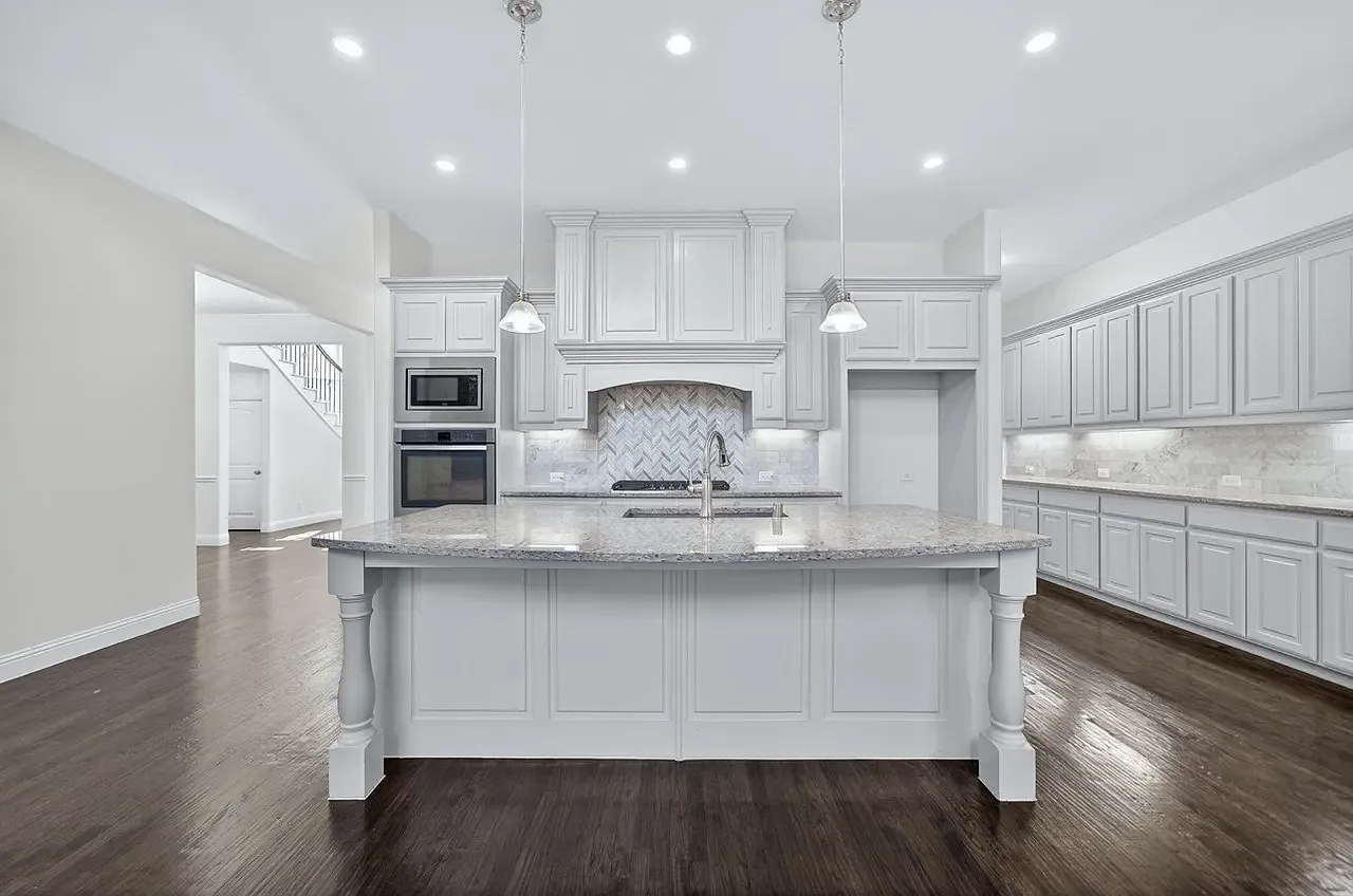 4 bed, 4.5 bath, 3654 sqft, $4,200 — Photo 3