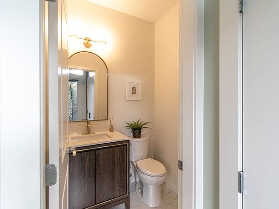 4th image of 40632 Government Rd #2