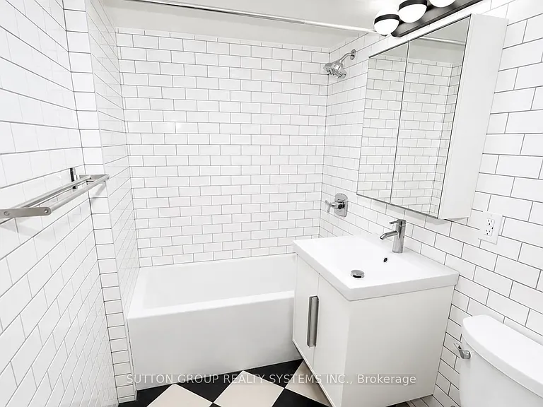 616 Rogers Rd — Photo 4