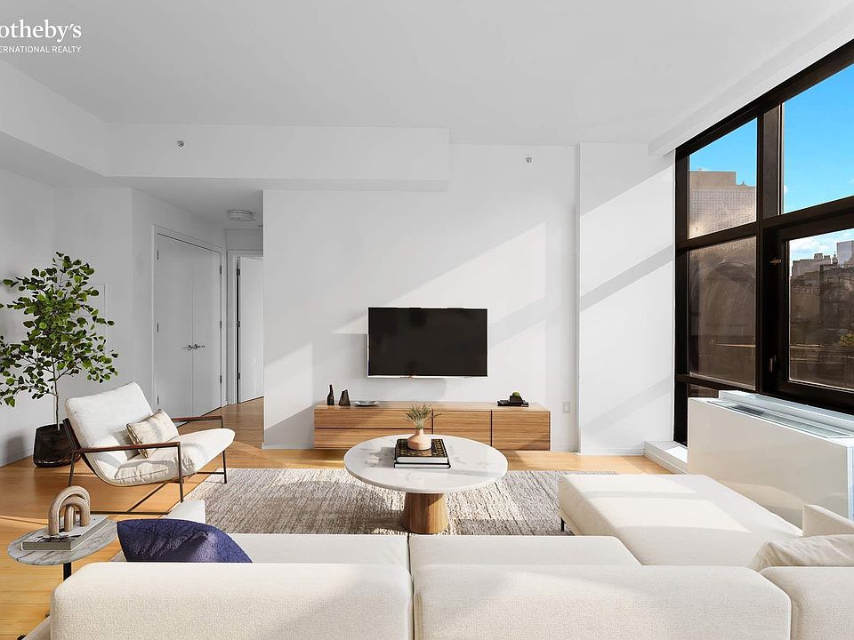 1st image of 105 Norfolk St APT 4A