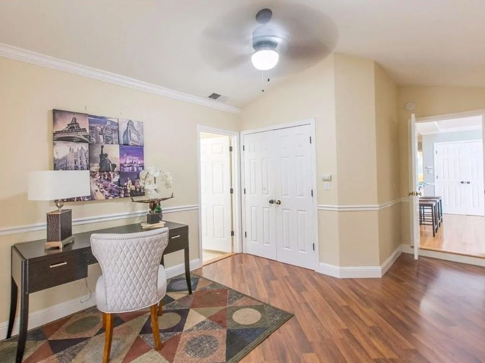 1st image of 460 Rosewood Ave #2