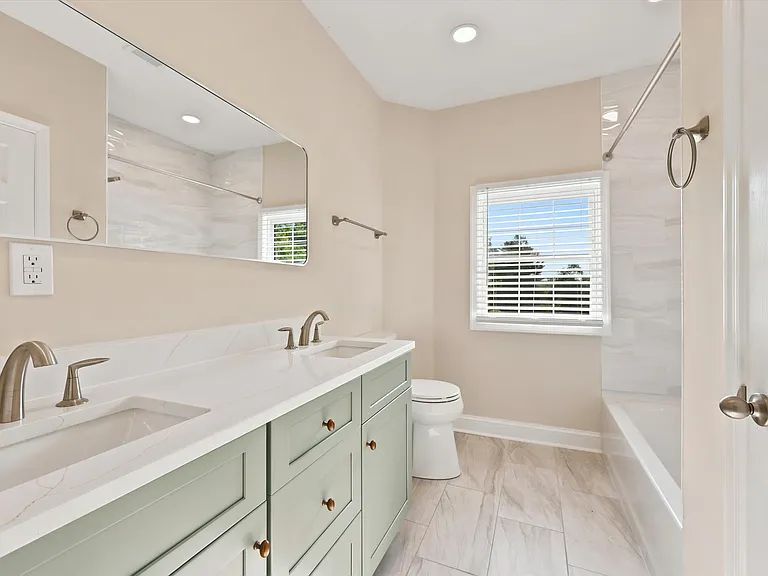 1605 Brintons Bridge Rd — Photo 22