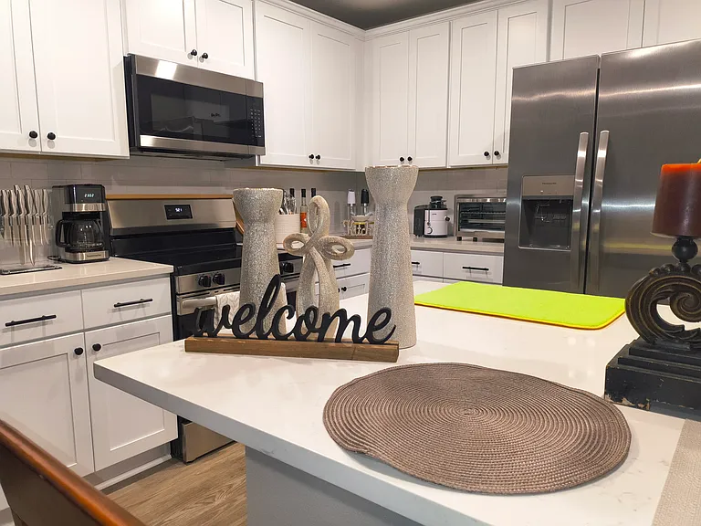 8 Unique Ct — Photo 9