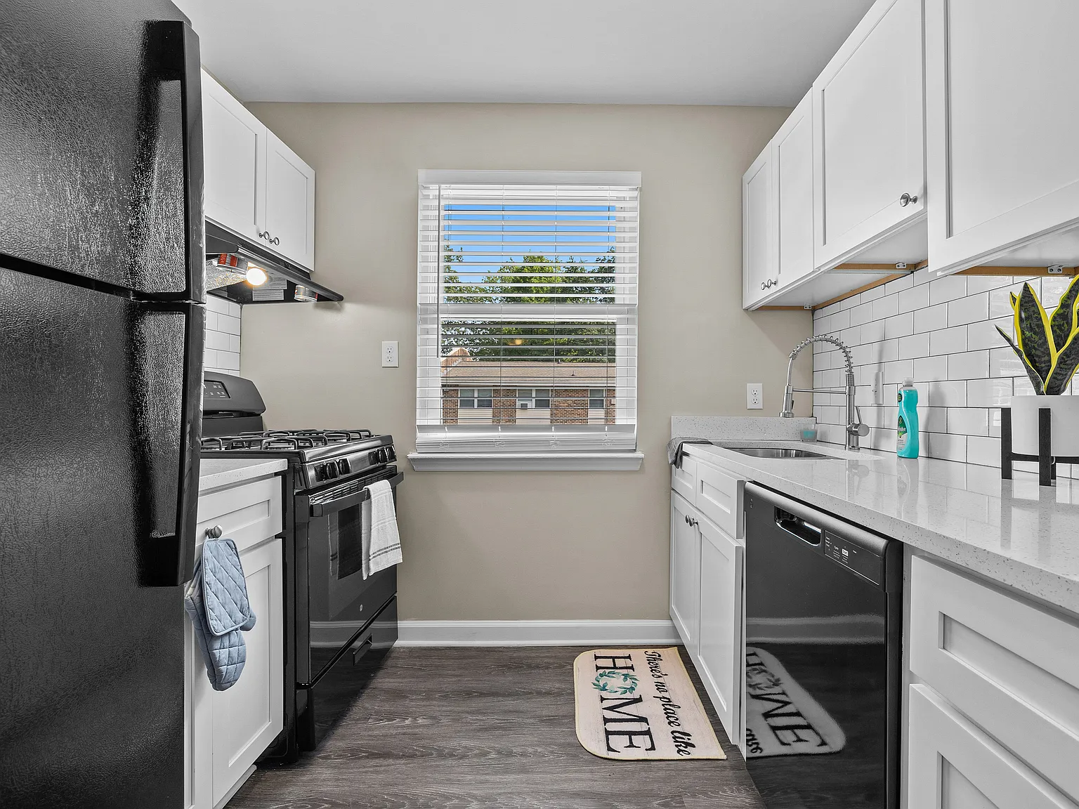 Lake Village Apartments — Photo 2