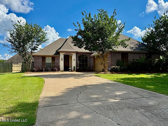 3rd image of 903 Timberton Dr