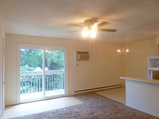 3rd image of 1367 E Ocean View Ave APT 06