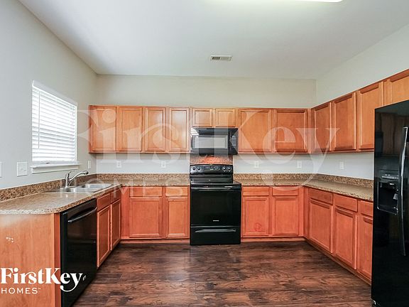 5th image of 116 Ellington Dr