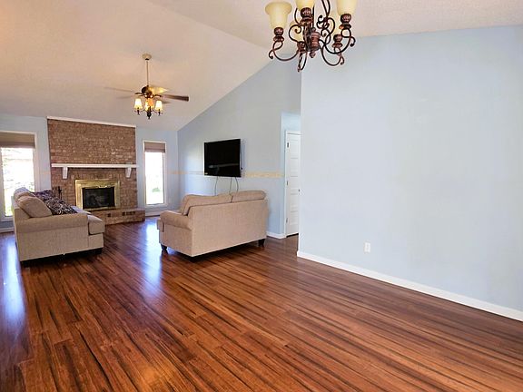 5th image of 812 Pelican Drive