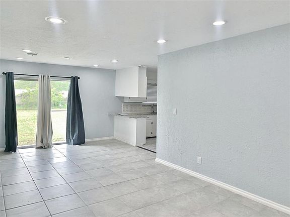 4th image of 4207 SE Camden Way
