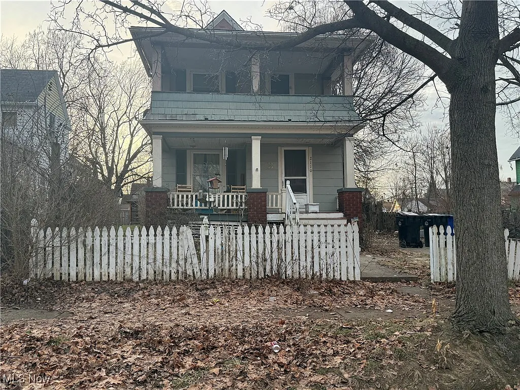 2110 W 95th St photo 1