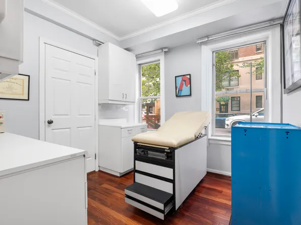 975 Park Avenue image 6 of 12