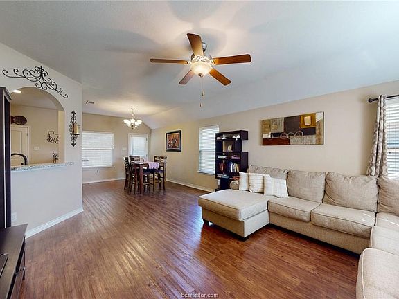 3rd image of 4119 Whispering Creek Dr