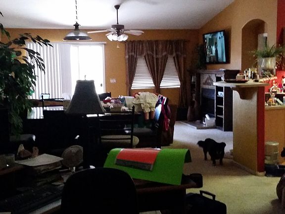 open floor plan with vaulted ceilings