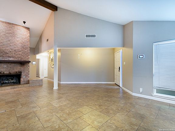 5th image of 1015 Bay Horse Dr