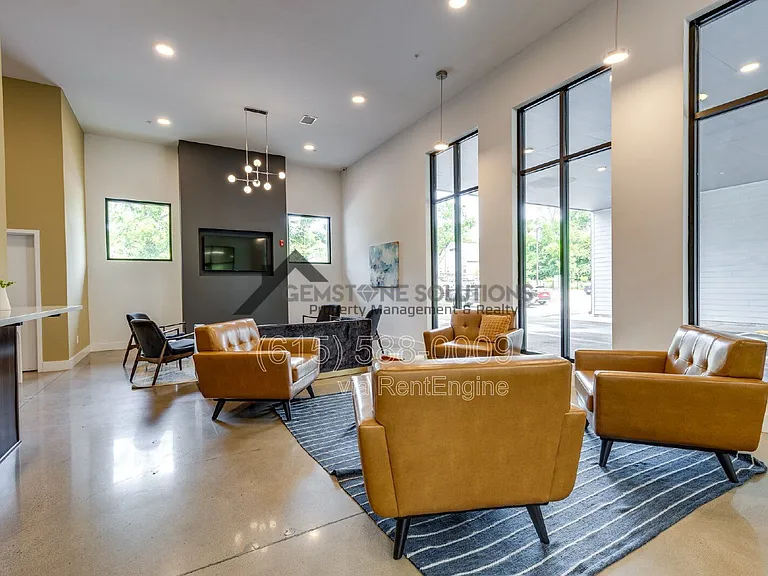 1041 E Trinity Ln #218 — Photo 30