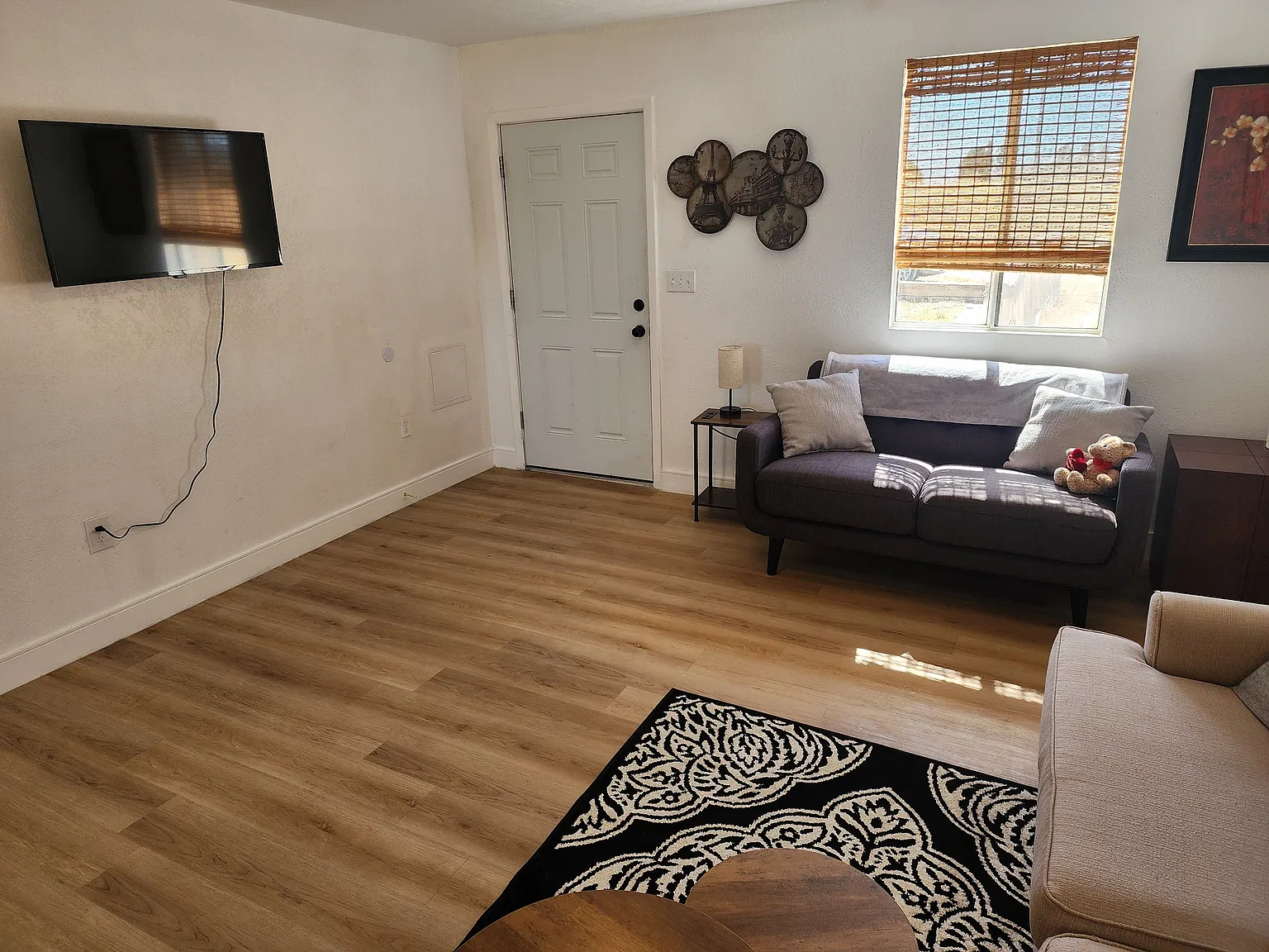 2 bed, 950 sqft, $2,300 — Photo 3