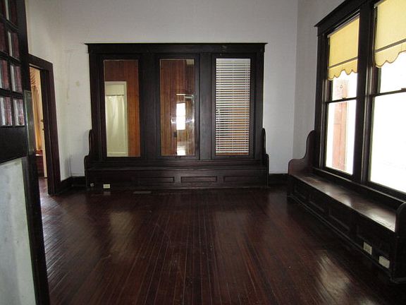 2nd image of 501 Jl Lomax Dr