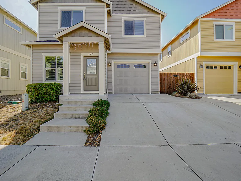 140 Poppy Bay Pl — Photo 2