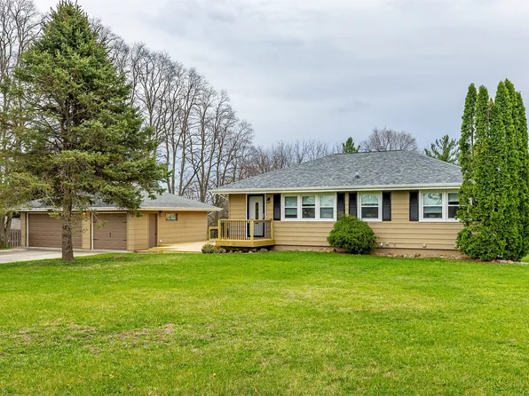 9376 Blue St, Norwalk, IA 50211