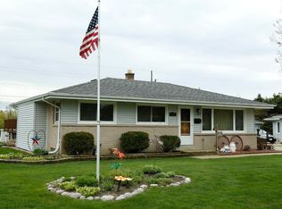 6139 Middleton Ct S, Greendale, WI 53129